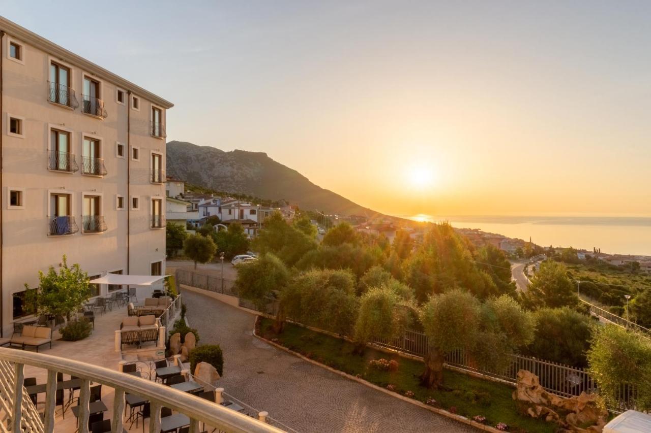 Hotel Brancamaria Cala Gonone Exterior foto