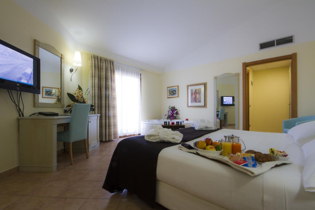Hotel Brancamaria Cala Gonone Cameră foto